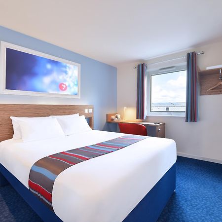 Ramada Encore Милтон-Кейнс Экстерьер фото