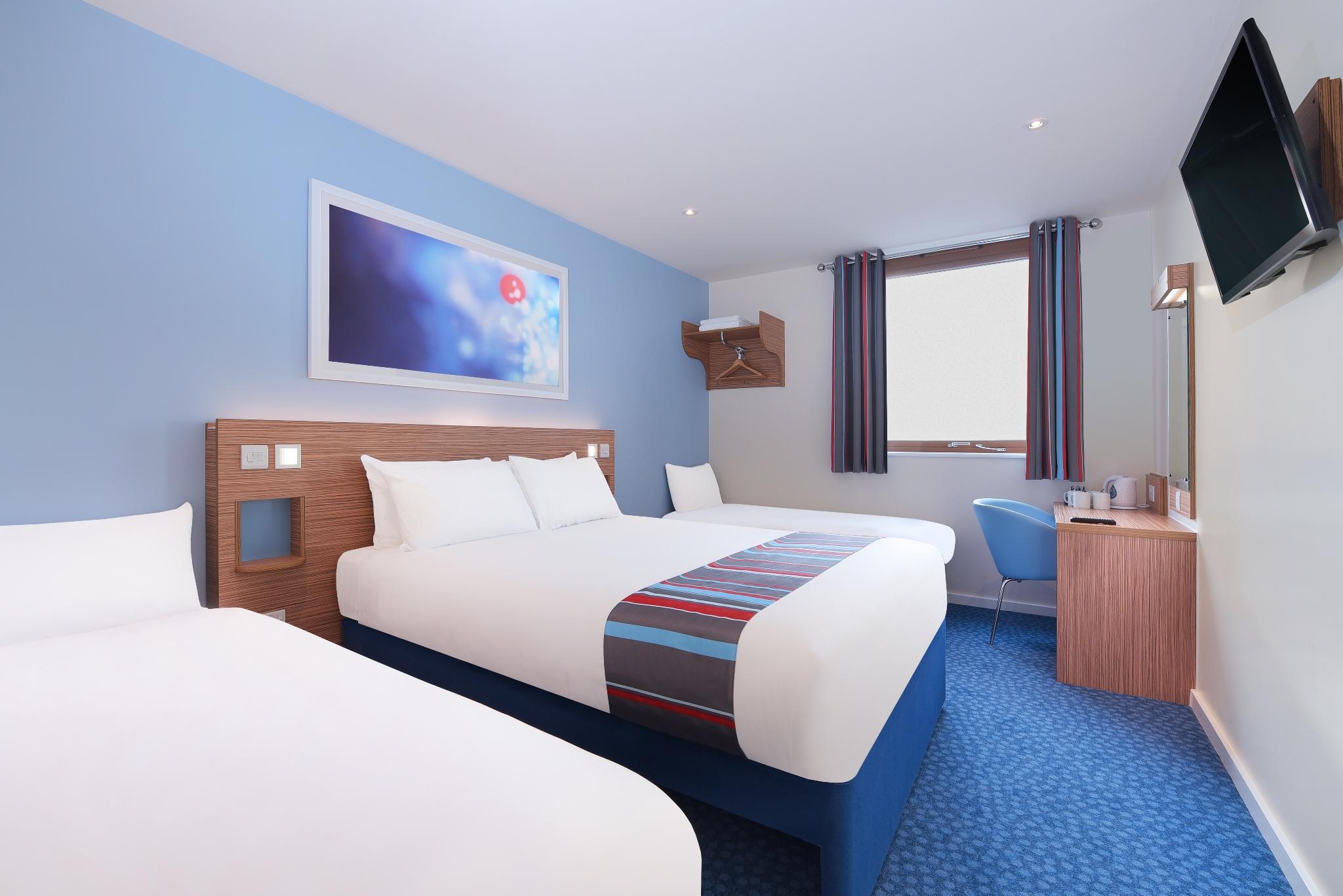 Ramada Encore Милтон-Кейнс Экстерьер фото