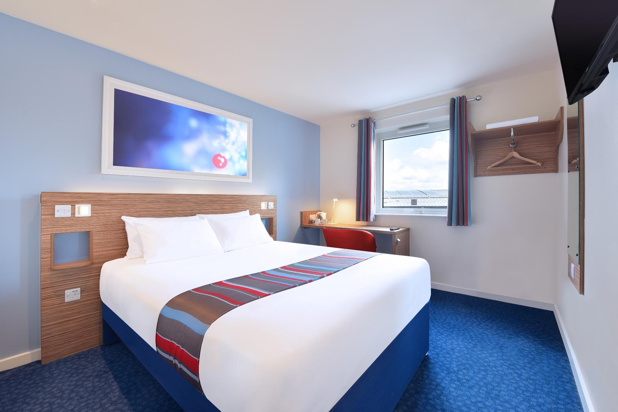 Ramada Encore Милтон-Кейнс Экстерьер фото