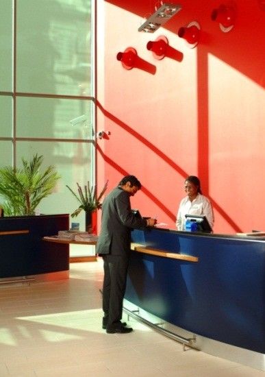Ramada Encore Милтон-Кейнс Интерьер фото