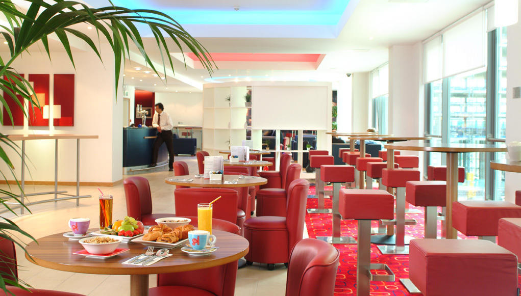 Ramada Encore Милтон-Кейнс Ресторан фото